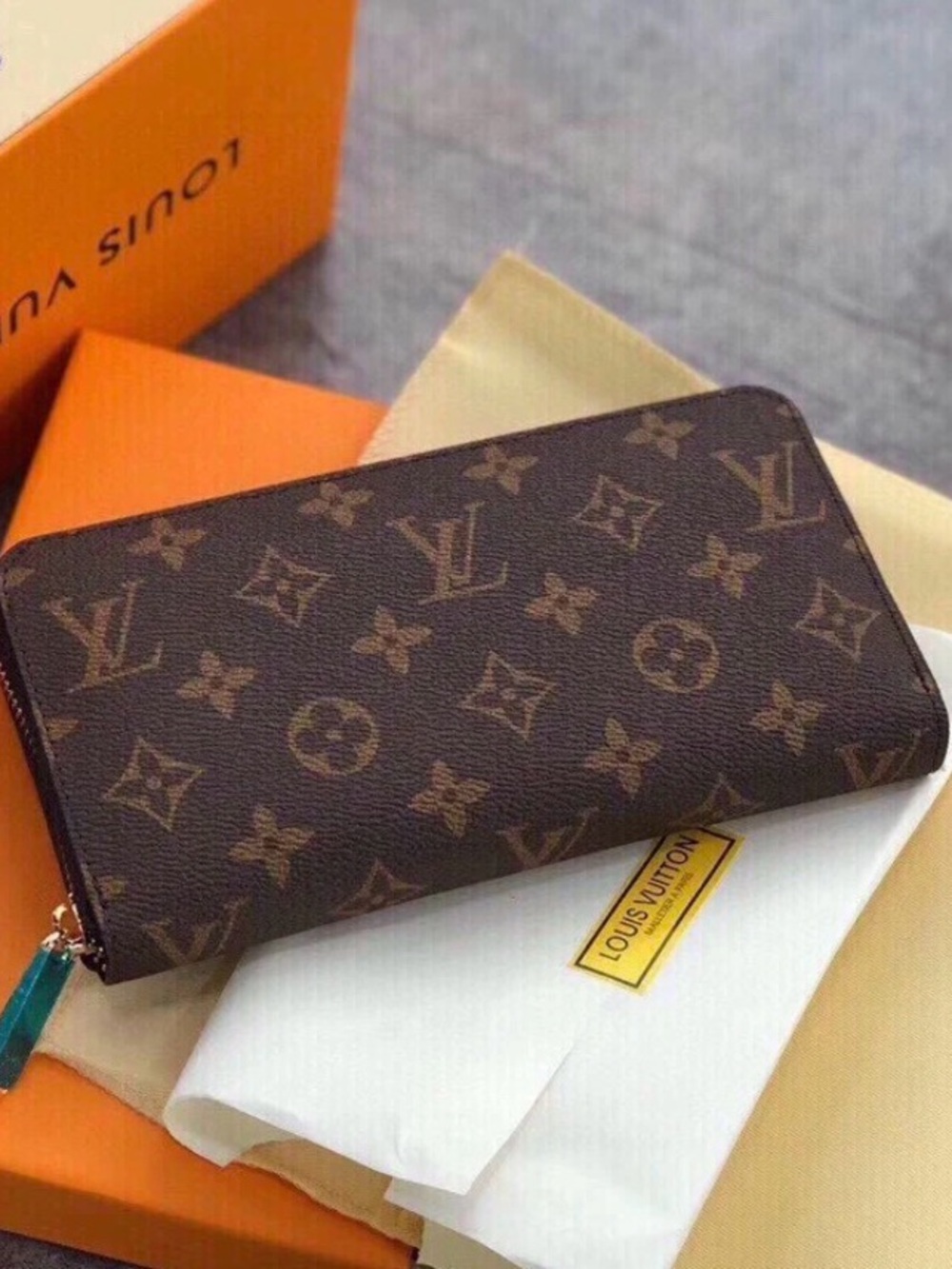 L V High Quality wallet